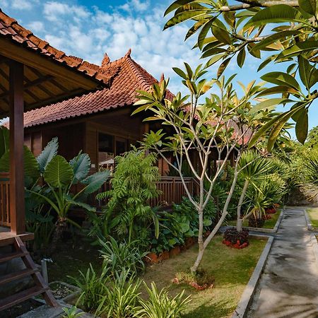 Karang Mas Lembongan Hotel นูซาเลมโบงัน ภายนอก รูปภาพ