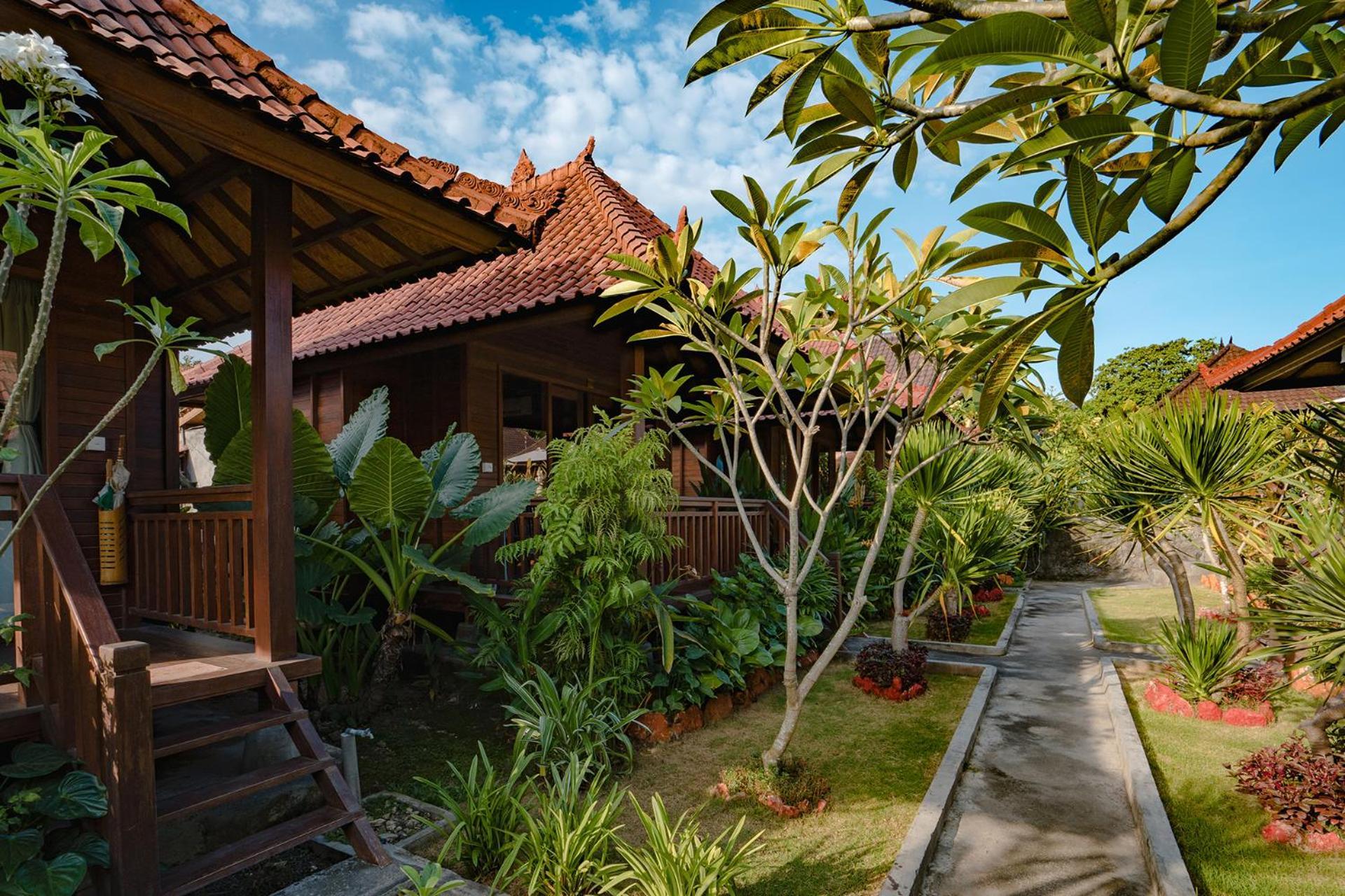 Karang Mas Lembongan Hotel นูซาเลมโบงัน ภายนอก รูปภาพ