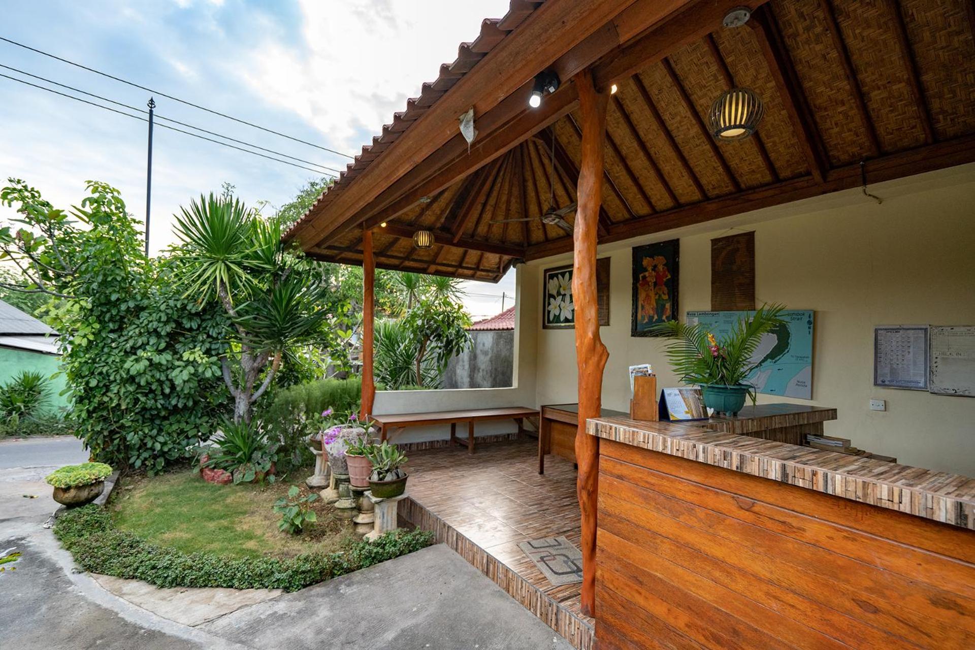 Karang Mas Lembongan Hotel นูซาเลมโบงัน ภายนอก รูปภาพ