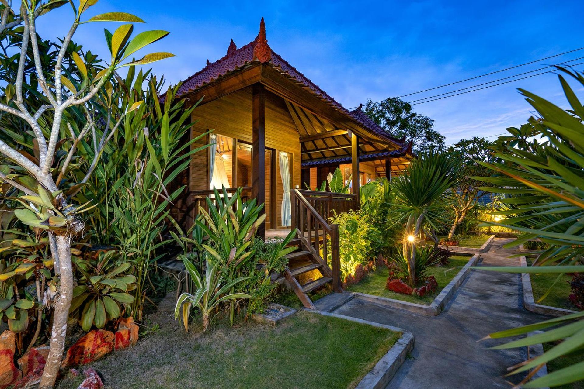 Karang Mas Lembongan Hotel นูซาเลมโบงัน ภายนอก รูปภาพ