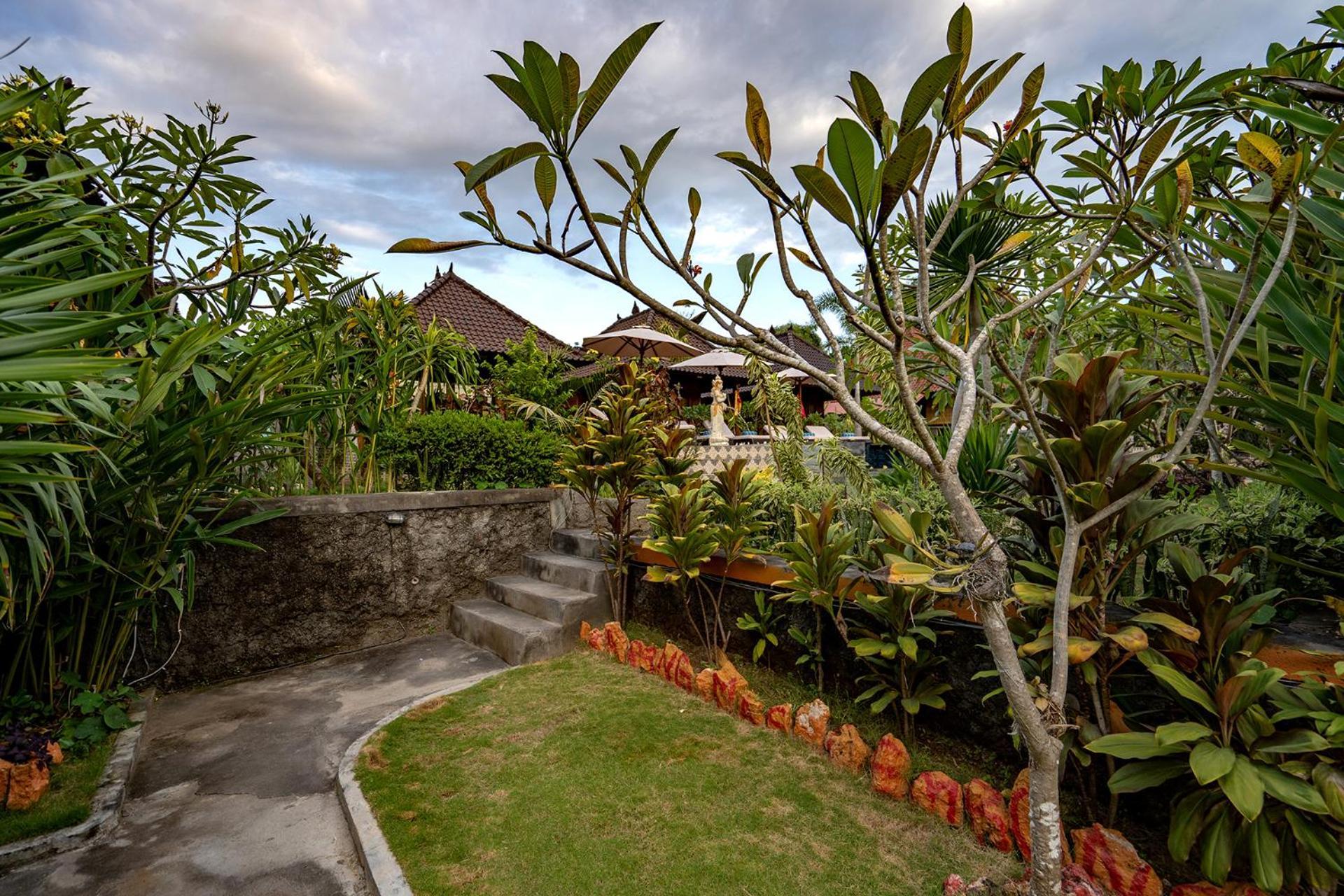 Karang Mas Lembongan Hotel นูซาเลมโบงัน ภายนอก รูปภาพ