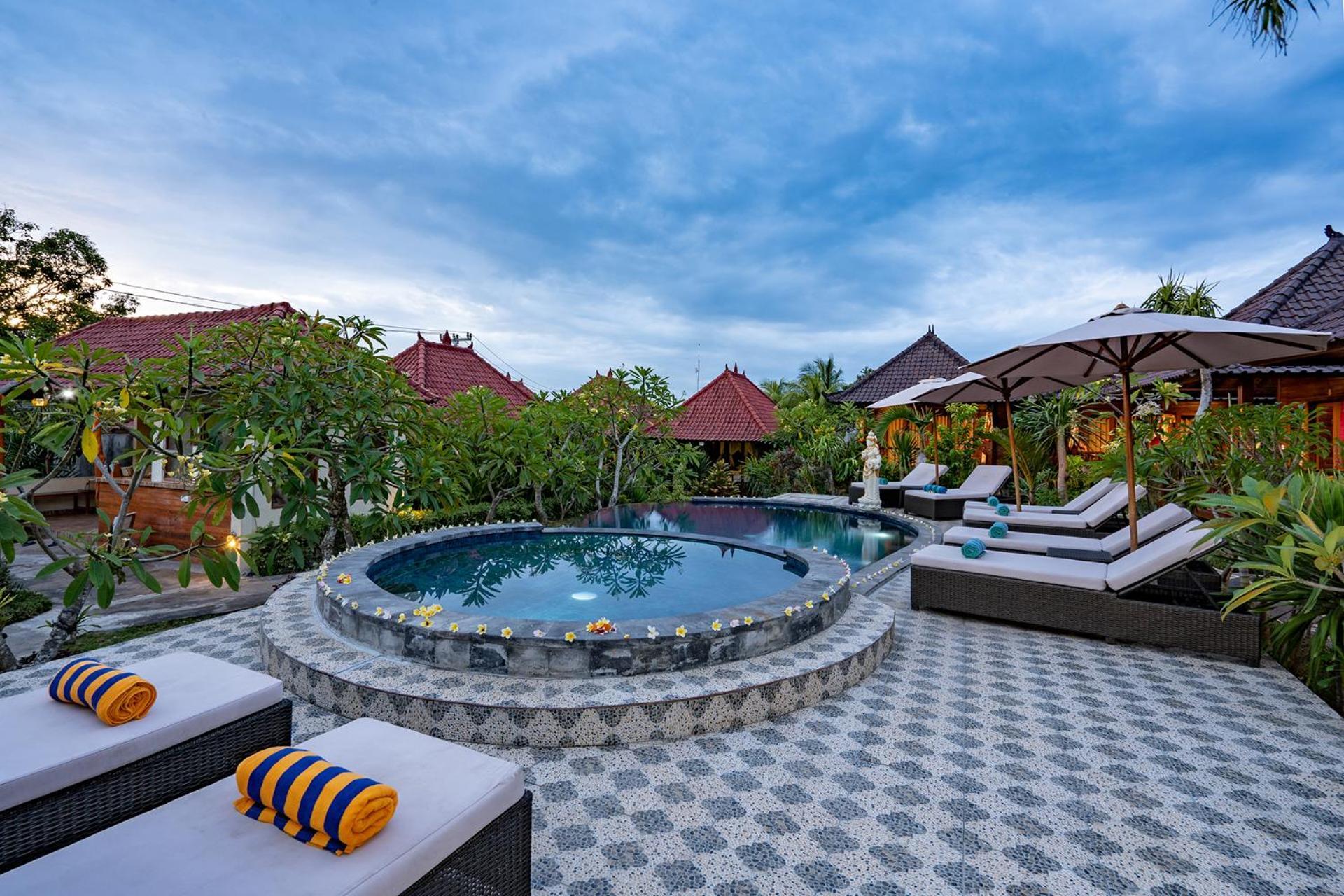 Karang Mas Lembongan Hotel นูซาเลมโบงัน ภายนอก รูปภาพ