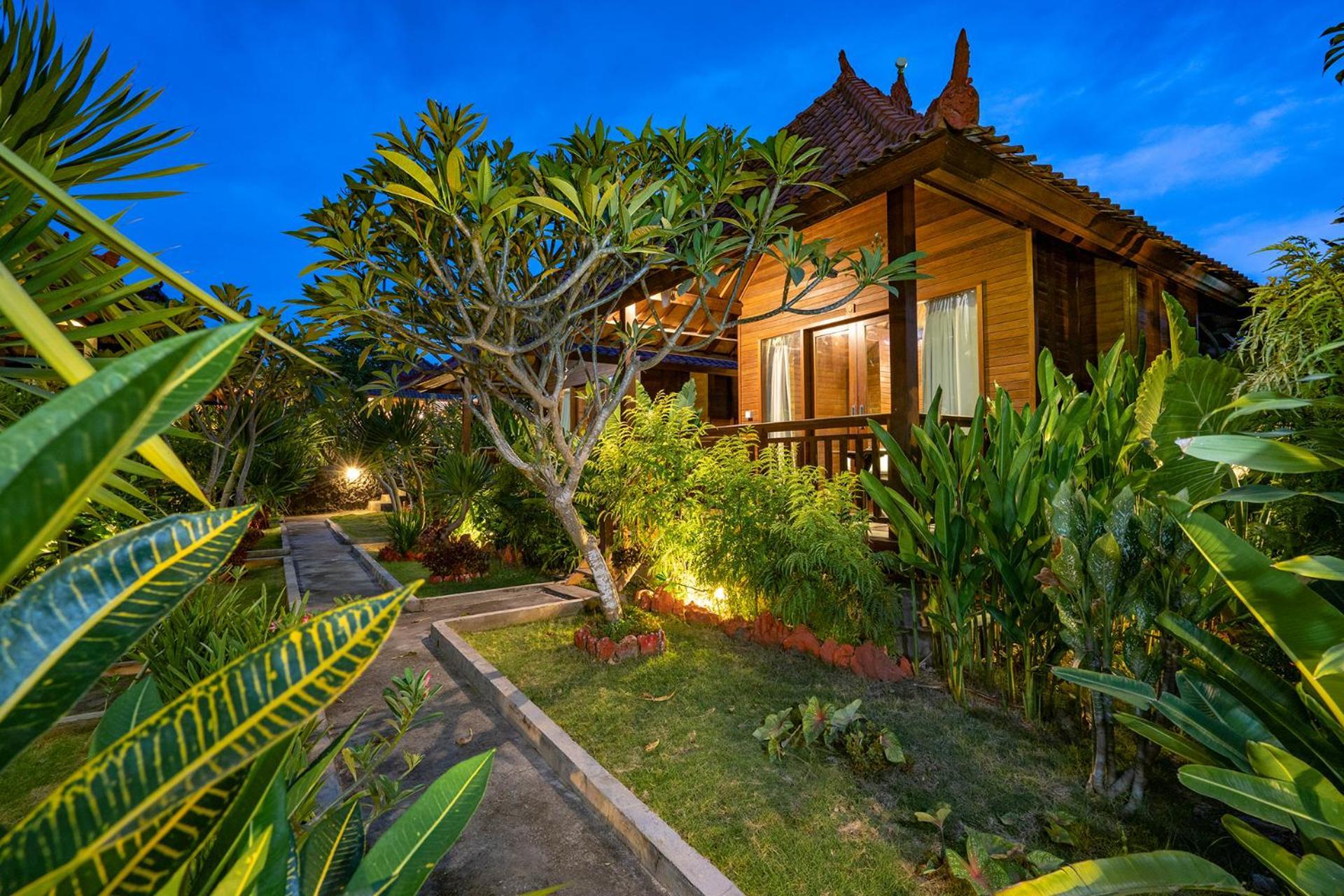 Karang Mas Lembongan Hotel นูซาเลมโบงัน ภายนอก รูปภาพ