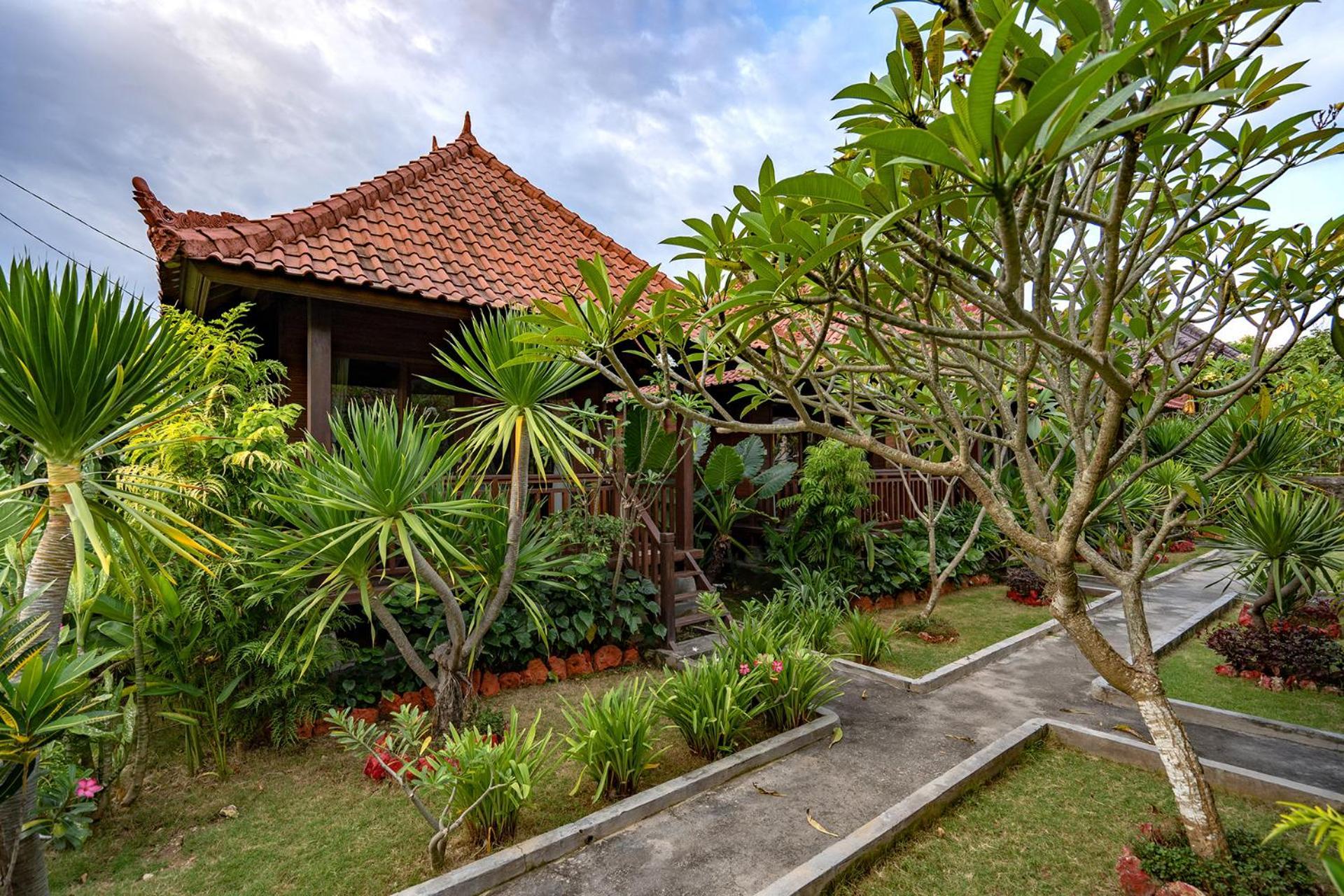 Karang Mas Lembongan Hotel นูซาเลมโบงัน ภายนอก รูปภาพ