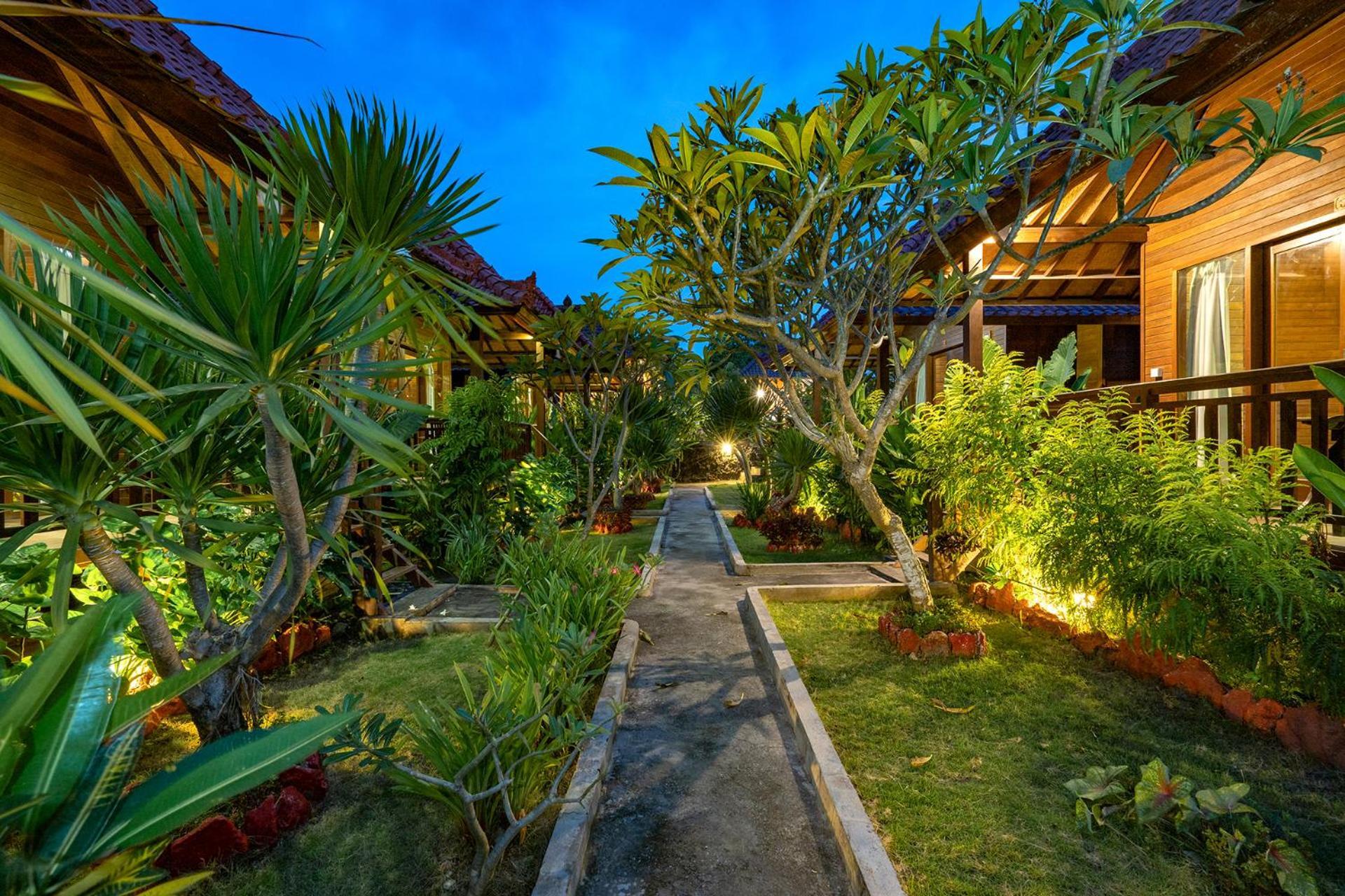 Karang Mas Lembongan Hotel นูซาเลมโบงัน ภายนอก รูปภาพ