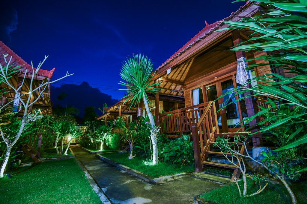 Karang Mas Lembongan Hotel นูซาเลมโบงัน ภายนอก รูปภาพ