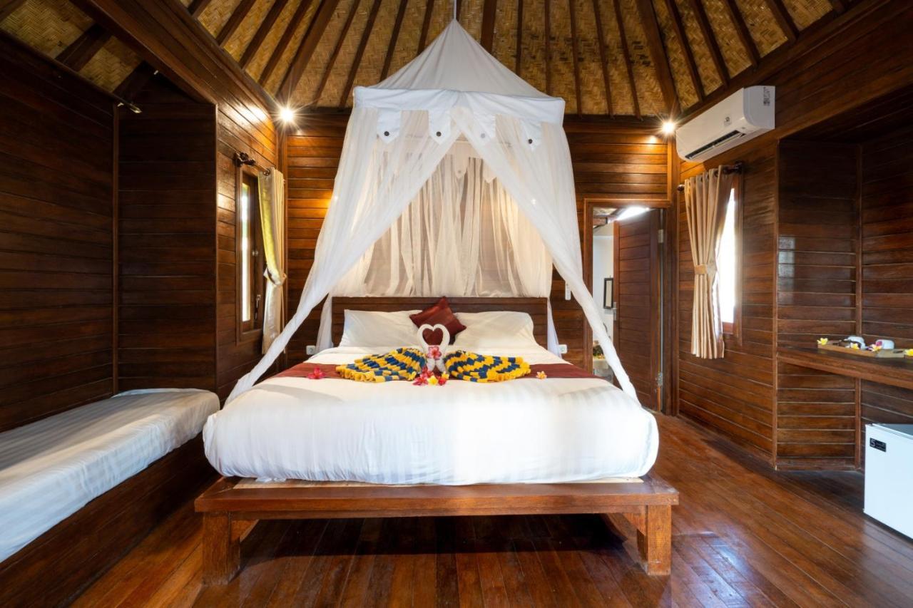 Karang Mas Lembongan Hotel นูซาเลมโบงัน ภายนอก รูปภาพ