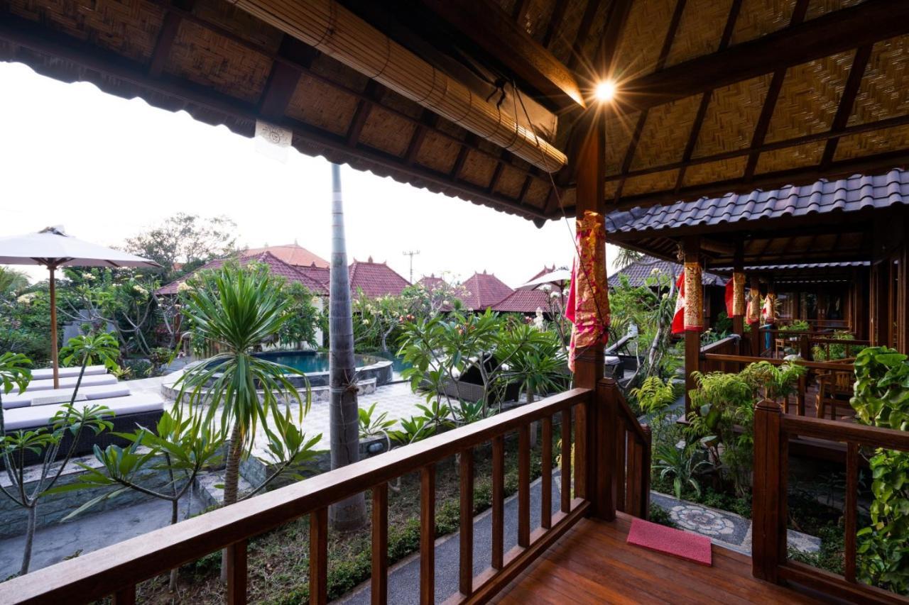 Karang Mas Lembongan Hotel นูซาเลมโบงัน ภายนอก รูปภาพ