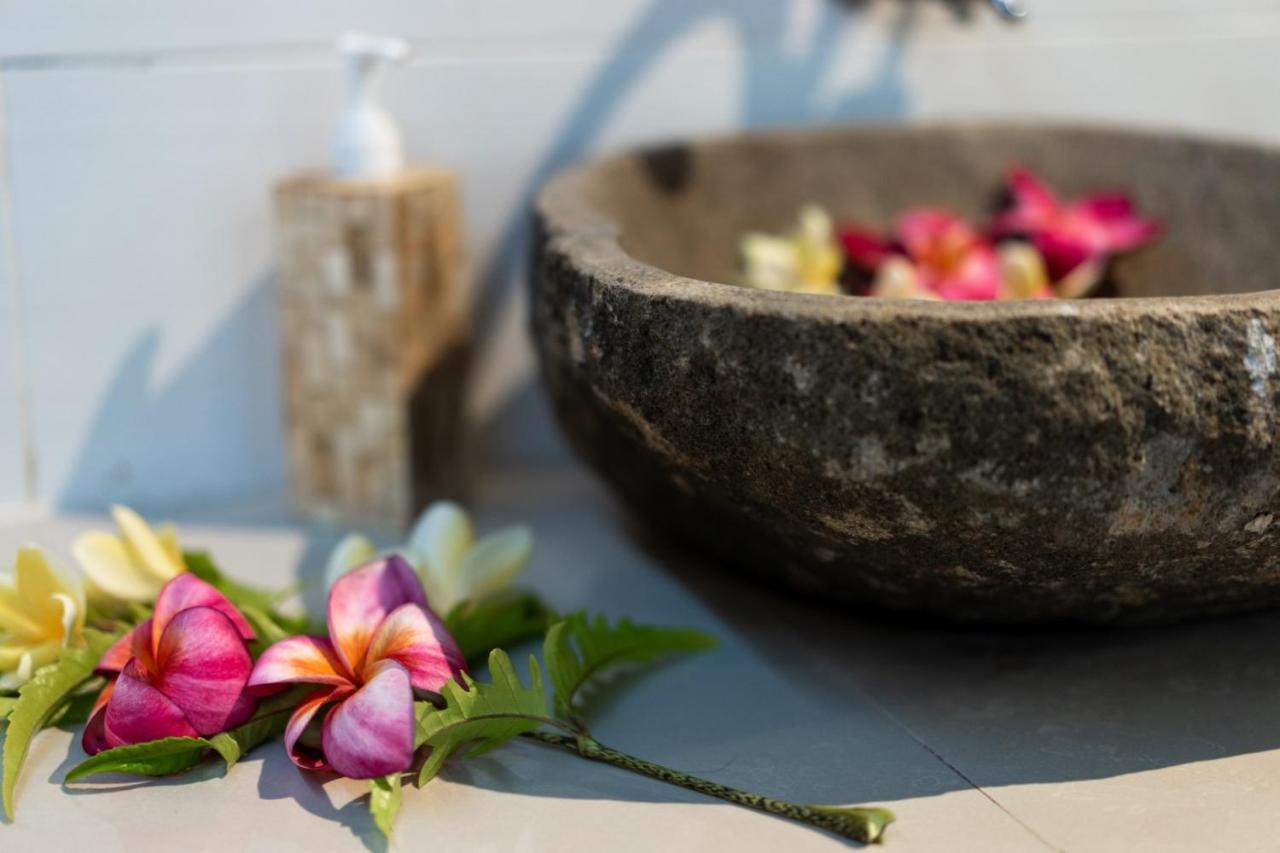 Karang Mas Lembongan Hotel นูซาเลมโบงัน ภายนอก รูปภาพ